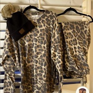 Leopard print super soft set